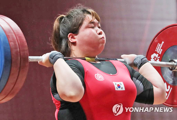 손영희(25·부산체육회)가 4년 전 아쉬움을 씻고, 아시안게임 은메달을 손에 넣었다.