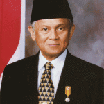 Bacharuddin_Jusuf_Habibie_official_portrait1