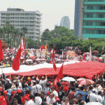 [Pelantikan Jokowi 6] Merah Putih Raksasa1