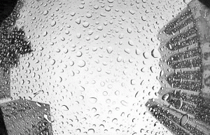 우기건기 전환기 소나기 가능성↑(Kemungkinan Hujan Deras Pada Perubahan Musim Hujan ke Musim Kemarau)