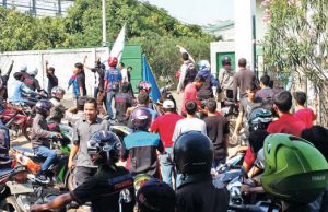 노조원들의 불법 스위핑