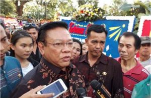 부통령이 아니스 자카르타 주지사 후보를 추천? 골까르당은 아혹 지지선언 총재는 아니스 추천?