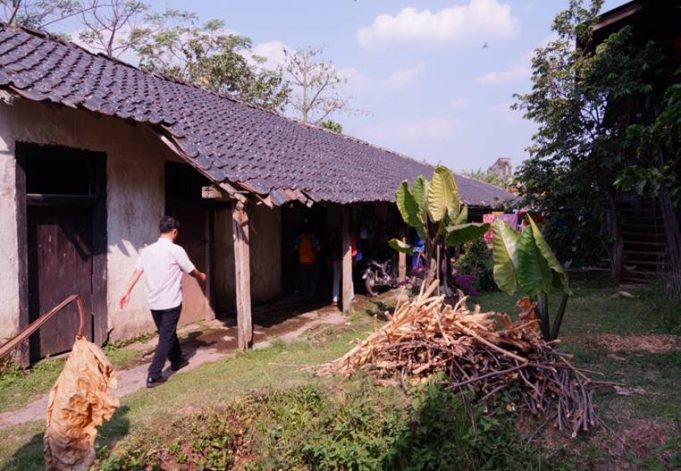 스마랑 위안부 소녀상을 세우자