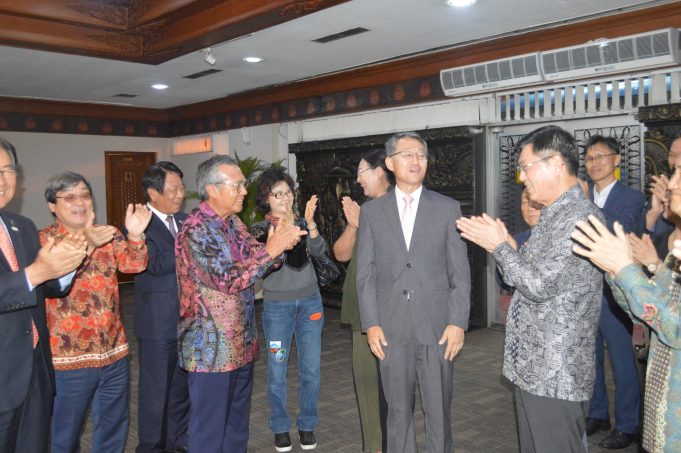 조태영 대사 부부와 아쉬운 작별시간…조대사 본국 귀임