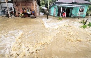 건기? 홍수계속