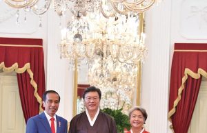 김창범 대사, 대통령궁에서 신임장 제정식