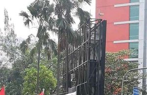 아시안게임 홍보 참가국기…태극기 거꾸로 세워져