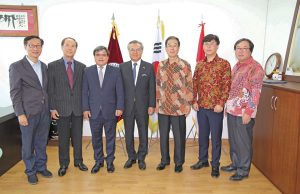 재인도네시아 한인회 영사동 부지 사용권 반환 추진위원회 위촉장 전달