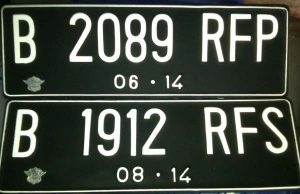 자동차 번호판 내년부터 검정색에서 흰색으로 바뀔 예정