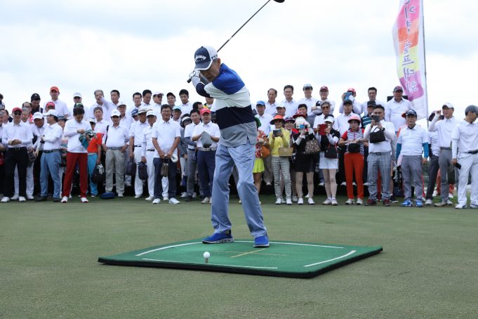 구순 어르신, 한인동포와 함께 구순골프 라운딩