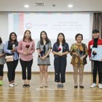 사진6) 세종학당 강사에 대한 감사인사 시간