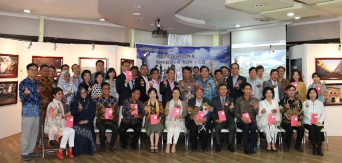 순박한 자바사랑의 꿈, 그리고 조국의 역사적 상흔의 비가