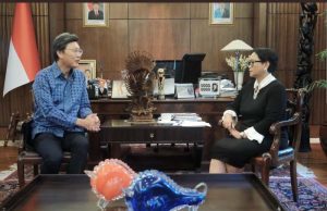 한일경제전쟁에 인도네시아 외교부 중재나서 레트노 외교부 장관, 잇따라 한일 양국 대사 면담