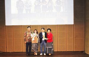 10회 ‘인도네시아 이야기’ 문학상 시상식을 마치고