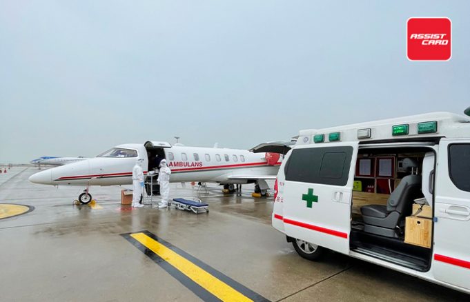 수라바야 코로나 양성 환자 어시스트카드 에어앰뷸런스로 국내 이송