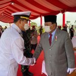 인사 나누는 정연수 국방무관과 프라보워 인도네시아 국방장관