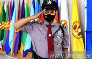 경비원 유니폼 또 바꾸나… 경찰복장과 비슷해