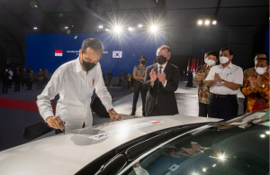 조코위 대통령, 인도네시아 최초 전기차 출시 선언