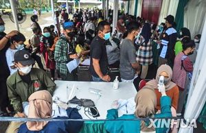 인니 “외부지원 백신 1천900만회 유통기한 경과…선별 수용”