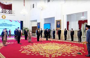 선관위(KPU)와 선거감독청(Bawaslu) 위원 취임