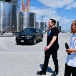 SpaceX Stargate 빌딩에서 일론 머스크 테슬라 최고경영자