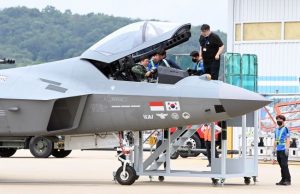 “미 F-15EX 전투기, 프랑스 라팔 전투기 구매 협상 중”