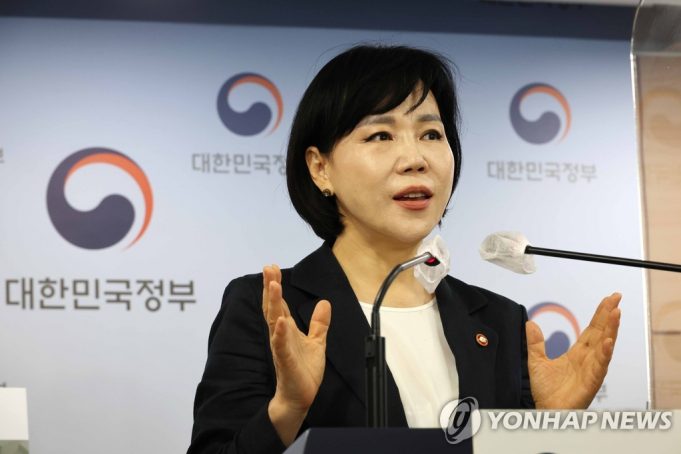 전현희 권익위원장 “…가장 강한 사퇴 압박”