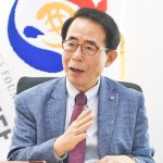 제2 건국운동 펼치자고 주장하는 김성곤 재외동포재단 이사장