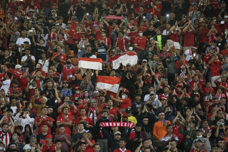 인도네시아 퀴라소 친선 2차전이 열린 보고르 빠칸사리 스타디움 (Stadion Pakansari Bogor) 축구팬