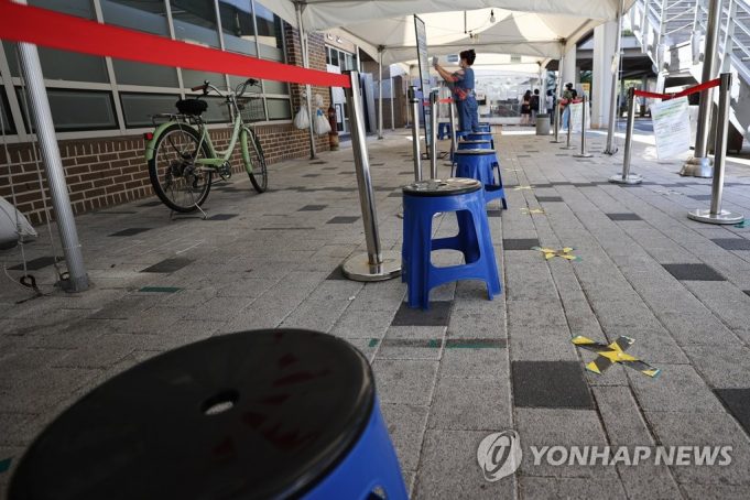 코로나 확진·중증·사망 감소세…”켄타우로스, BA.5보다 느려”