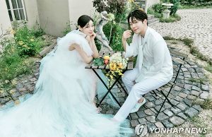 김연아-고우림 웨딩 화보 공개