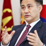 엄동환-방위사업청장.-엄동환-방위사업청장이-정부과천청사-방위사업청에서-연합뉴스와-인터뷰하고-있다.-2022.9.29-640×948