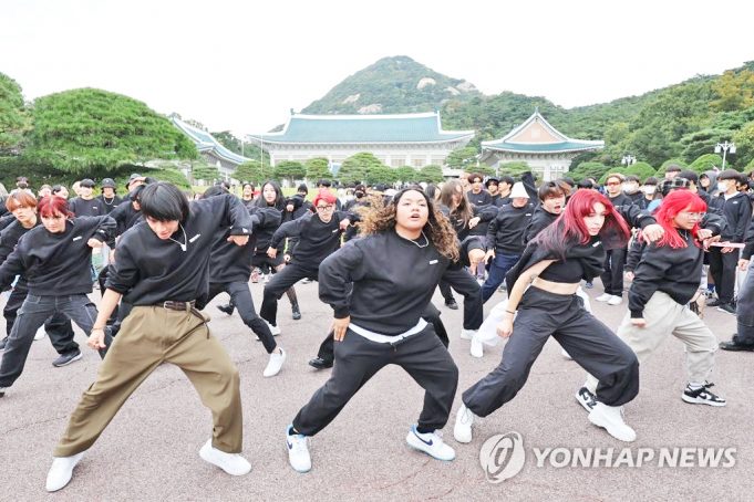 청와대에서 펼쳐진 K팝 춤판
