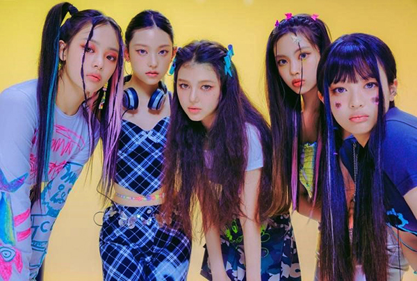 뉴진스 단체사진