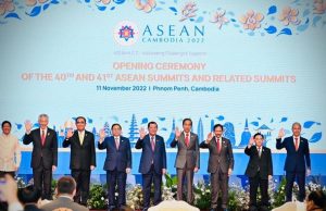 캄보디아 외교장관 “국익 위해 독자적 외교 정책 지속”