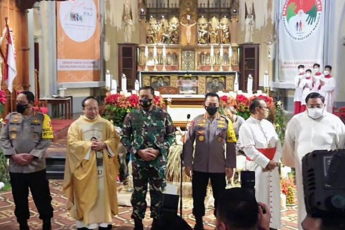 성탄전야에 군인과 경찰, 교회와 성당 치안 확보