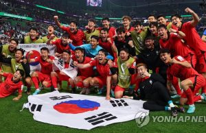 한국, 포르투갈 꺾고 12년 만의 16강…브라질과 격돌