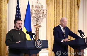 바이든, 젤렌스키 소개하며 “신사 숙녀 여러분, 푸틴 대통령!”