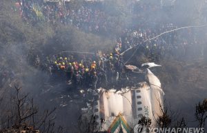네팔 추락 여객기 탑승 한국 군인은 ‘모범군민상’ 수상자