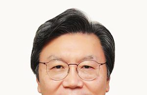 김창범 전 대사, ‘낯설고 다른’ 렌즈로 봐야 위기가 보인다