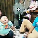 ‘아빠 옷’ 입는 16개월 어린이 사연