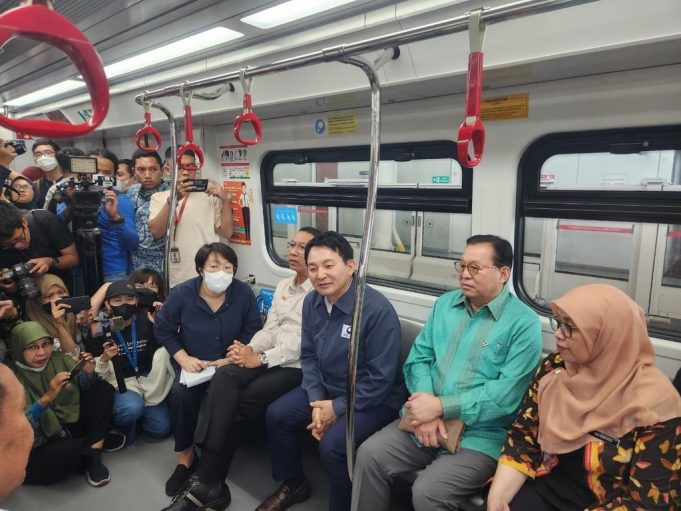 원 장관 자카르타 LRT 시승…자카르타 경전철 2단계 수주 도전