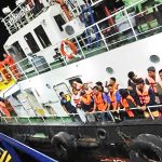 필리핀, 화물선 침몰…기름 80만 리터 유출