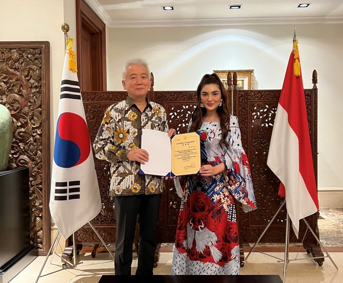 한국대사관, 수교 50주년 명예 홍보대사에 인플루언서 아샨티 위촉