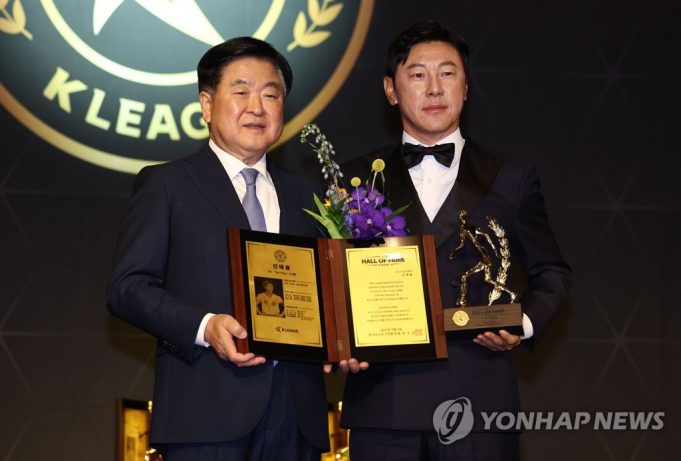 신태용 감독 K리그 명예의 전당 헌액…최순호·홍명보·이동국 선수 함께