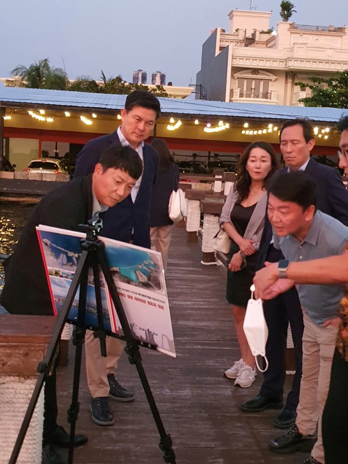 국회 외교통일위 의원 자카르타 북부 침하지역 방문