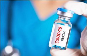 정부는 소외 계층에게 코로나19 백신 무료 제공해야