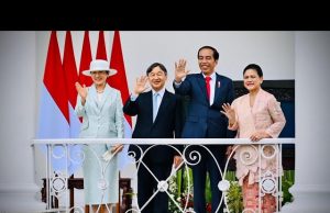 조코위 대통령, 일왕 부부 영접…”해외 첫 국빈방문 영광”