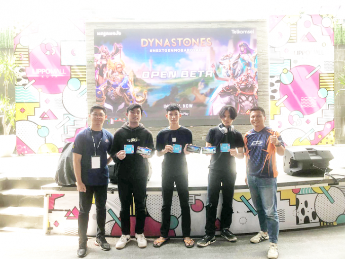 모바일 PvP ‘다이너스톤즈’ 런칭, 6만 명 몰려