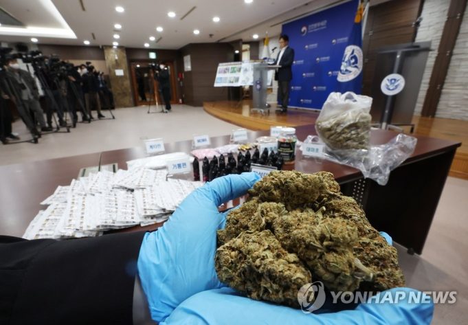 한국 올해 5월까지 밀수 마약 272㎏ 적발…6만여명 분량